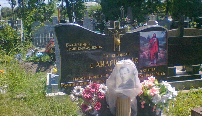 Поминальные дни на кладбищах: какие правила следует соблюдать