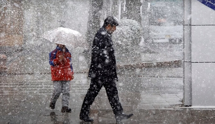 Часть Украины накроет непогода: прогноз на выходные и начало недели