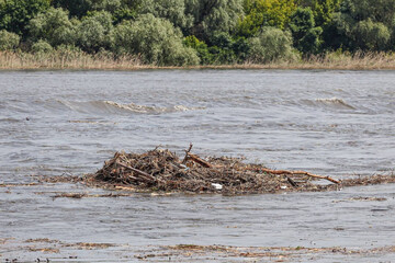 Росіяни заявили про підрив в Україні ще однієї дамби: відео