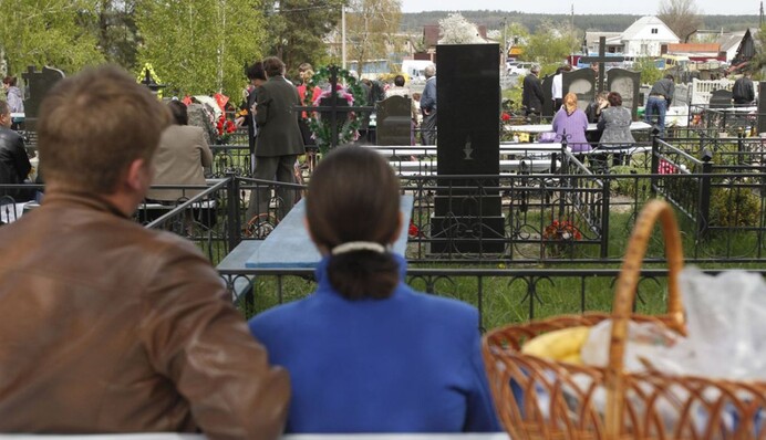 В Україні почались поминальні дні: для жителів прифронтових територій зробили заяву