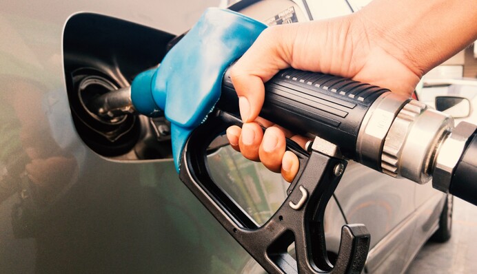 ​Не наражайте себе на небезпеку: чому влітку не можна заправляти авто 