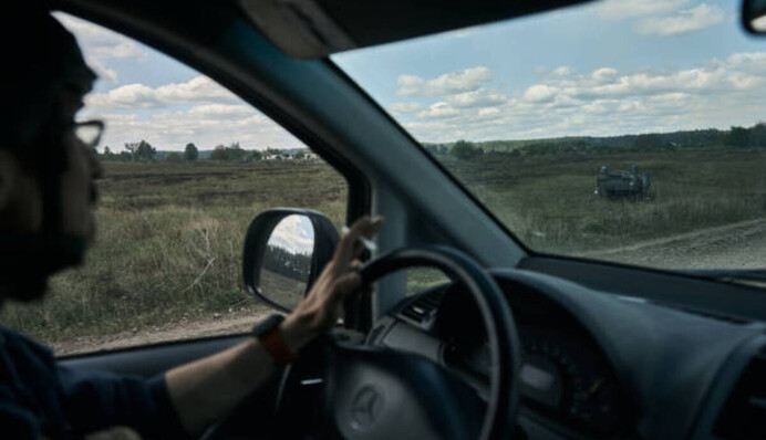 Из Волчанска вывезли местных, которых россияне держали на подвале. Видео