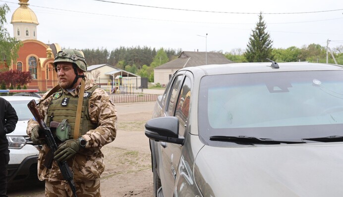 Россияне обстреляли авто полицейских во время эвакуации из Волчанска: что спасло людей