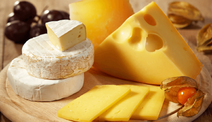 Відмовтесь від ножа: як нарізати ідеально рівні шматочки сиру