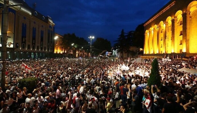 В Грузии приняли скандальный закон об 