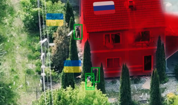 Українські бійці вибили росіян із захопленого будинку та взяли у полон: потужне відео з Харківщини