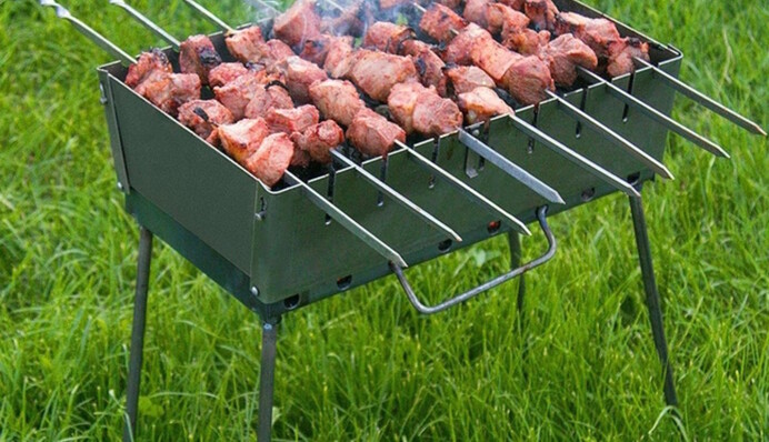 Будут сиять как новые: чем очистить мангал и гриль без труда