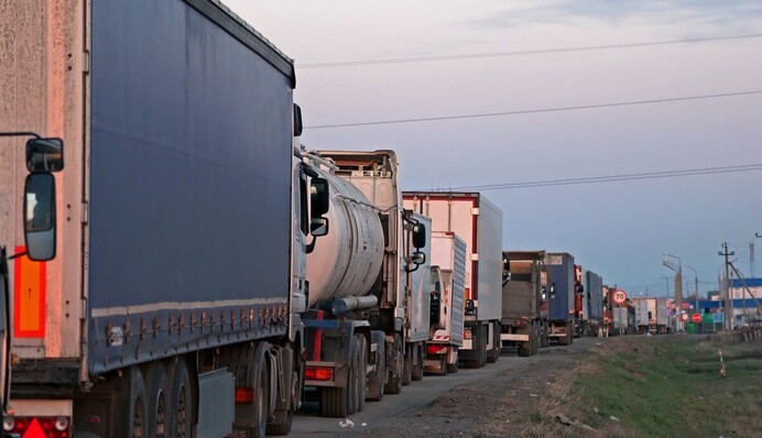 Дальнобойщики начали протест из-за нового закона о мобилизации: видео и все подробности
