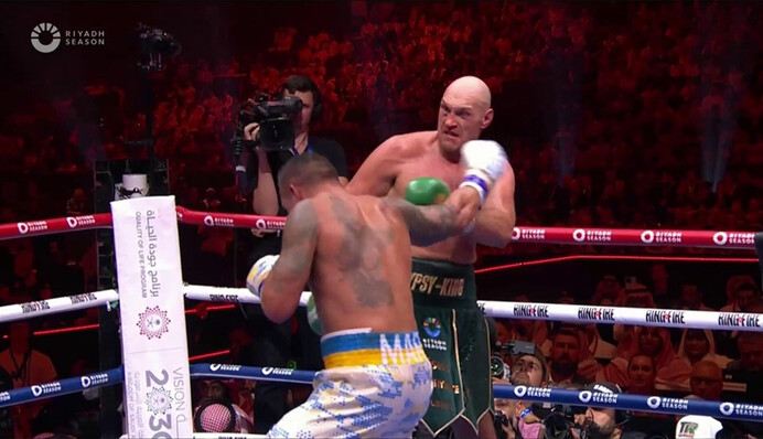 Усик – Фьюри: видео лучших моментов боя