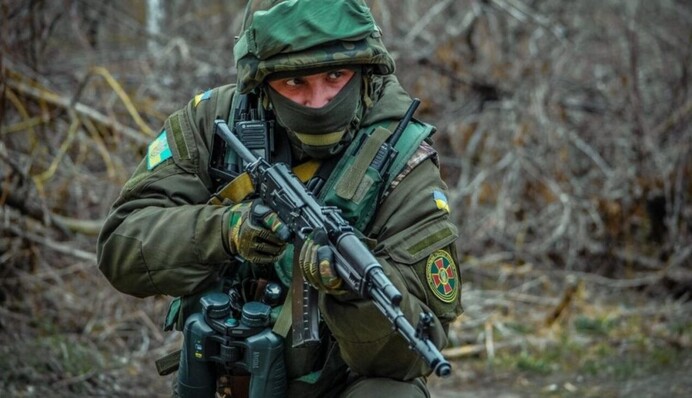 Нацгвардія вибиває росіян із лісосмуг під Харковом. Вражаючі відео