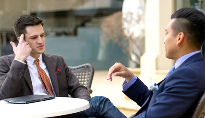 Приятного общения: фразы, которые помогут избежать неудобных пауз