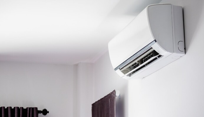 Из кондиционера потекла вода: как починить технику, которая спасает от жары