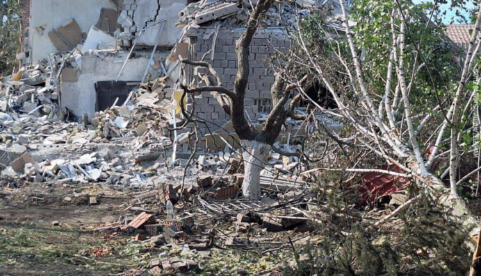 Росія вдарила по Покровську на Донеччині: поранено хлопчика, його батьки загинули. Фото