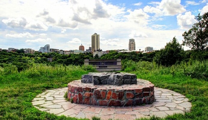 При більшовиках почав занепадати: як 130 років тому виглядав цвинтар на Замковій горі у Києві