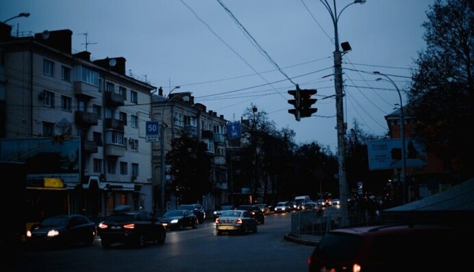 Почему в Киеве выключают свет на 12 часов и какая есть серьезная угроза