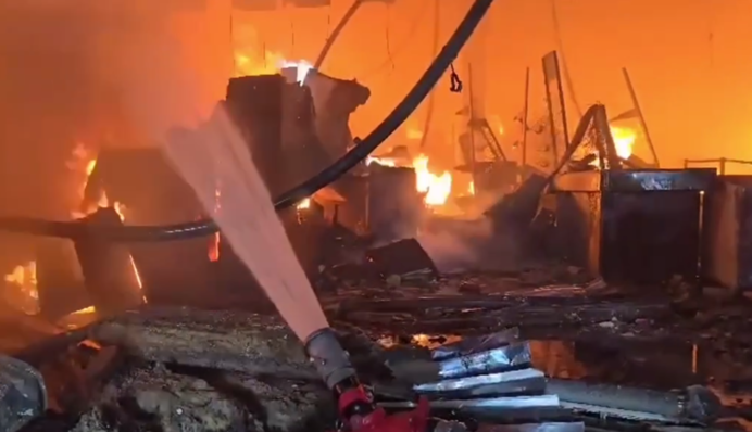 Удар РФ по харьковскому "Эпицентру": новые подробности военного преступления россиян. Фото