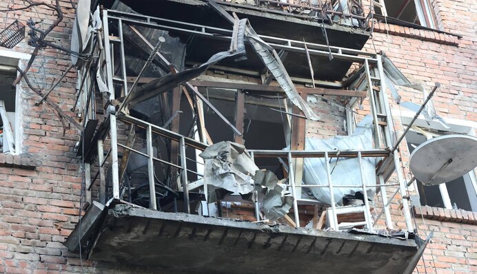 Повреждены многоэтажки и частные дома: в Винницкой области проводится эвакуация после удара РФ. Фото