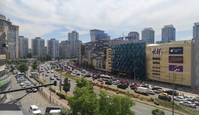 Пришли сотни людей: в Киеве проходит акция с требованием освобождения украинских пленных