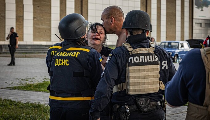 Поліцейські показали перші хвилини після удару по 