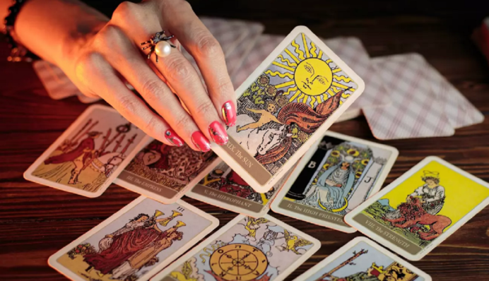 Дівам – романтика, Козерогам – проблеми на роботі: гороскоп по картах Таро на 30 травня
