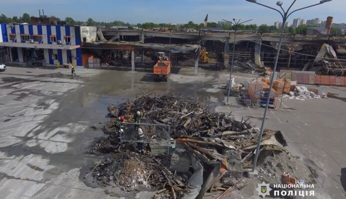 В Харькове завершены поисковые работы на месте удара по "Эпицентру": названо количество погибших и раненых