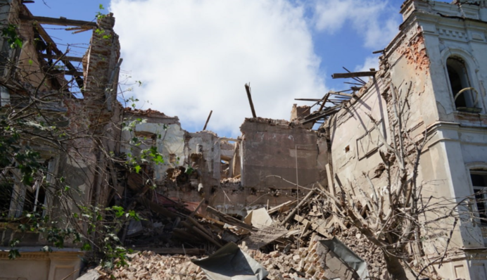 Россия ударила по корпусу Харьковского биотехнического университета, которому 200 лет: фото