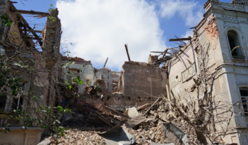 Росія вдарила по корпусу Харківського біотехнічного університету, якому 200 років: фото