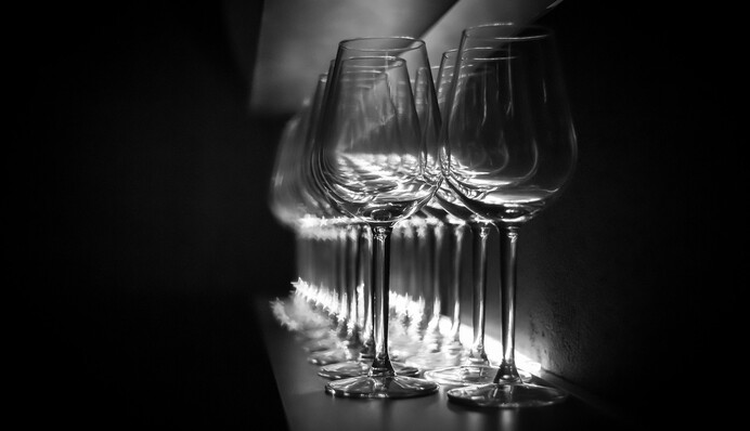 Чому не цокаються, п'ючи за померлих: історія забобону