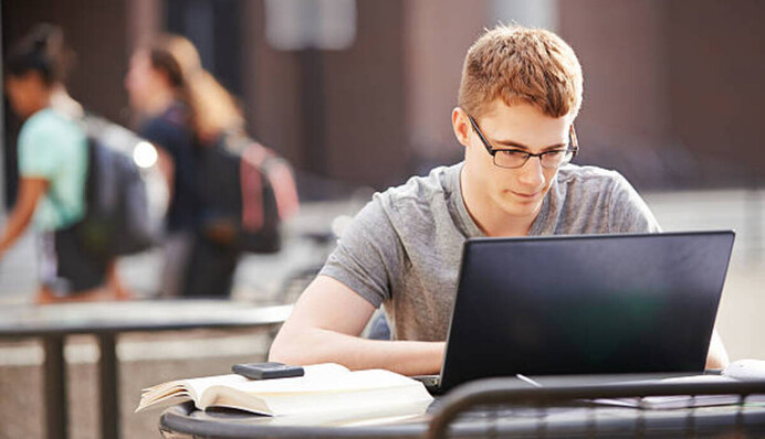 Военный учет студентов за рубежом: обязательно ли возвращаться в Украину