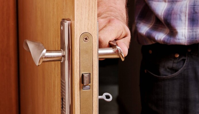 Оставляете квартиру без присмотра? Как уберечь жилье от воров