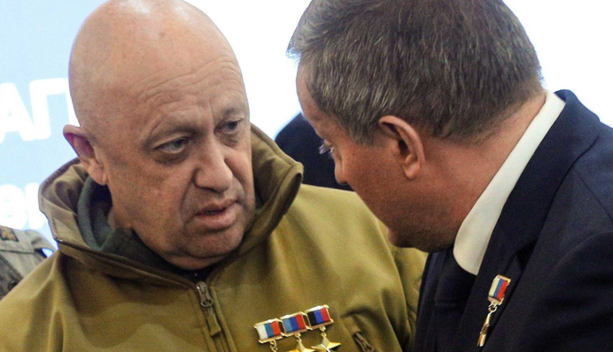 На могилі Пригожина залишили дивну записку з посланням Кремлю