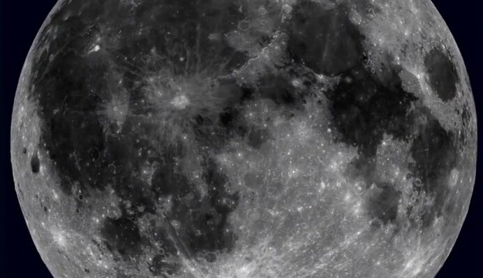 Як виглядає темна сторона Місяця, яку досі ніхто не бачив: перші кадри