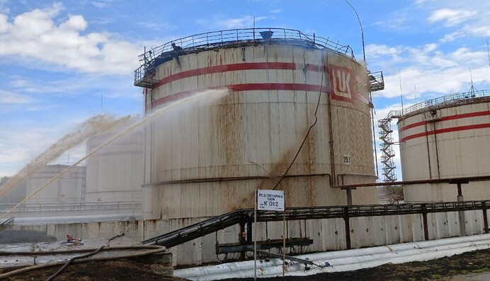 В России произошел очередной пожар на НПЗ: российские власти говорят, что на этот раз не дроны. Фото