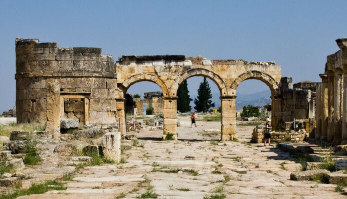 У Туреччині виявили унікальну мозаїку музи Калліопи: знахідці понад 2 тисячі років. Фото і відео