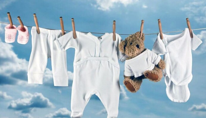 Как быстро отстирать белые вещи за копейки: эффективные методы без 