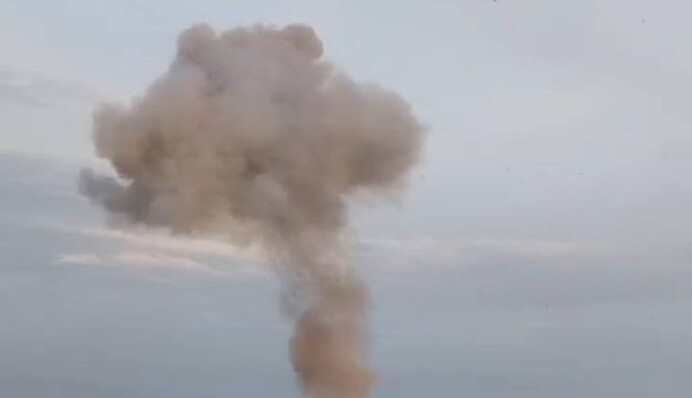 В Днепре прогремели взрывы: поднялся столб дыма, повреждения. Фото и видео