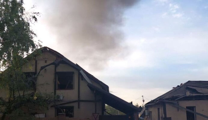 Росіяни вдарили по Дніпру: є поранені і багато руйнувань. Фото і відео