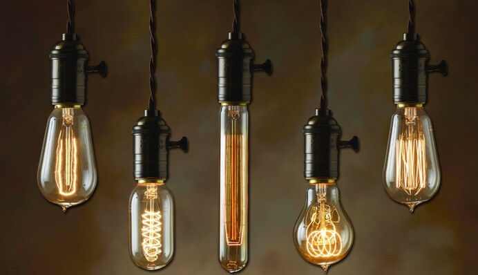 Графіки більше не діють: в Києві ввели екстрені відключення світла