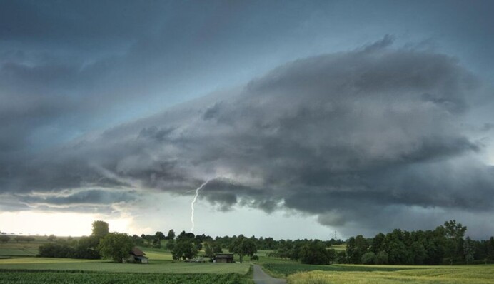 Синоптики объявили штормовое предупреждение для почти всей Украины