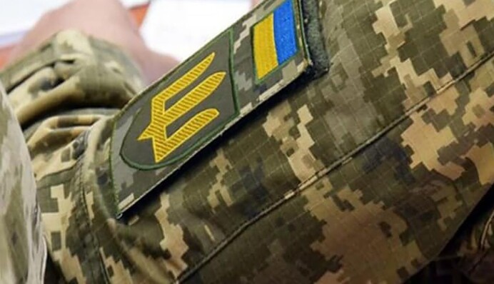 Скандал в Житомирской области: женщины вышли на митинг в ТЦК из-за смерти мужчины. Видео