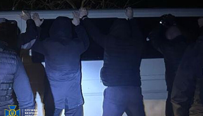 В Україні розкрили нові схеми втечі ухилянтів: серед організаторів - співробітник ДПСУ. Фото