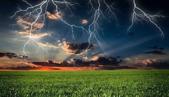 ​Частину України накриють дощі з грозами: дата і карта погоди