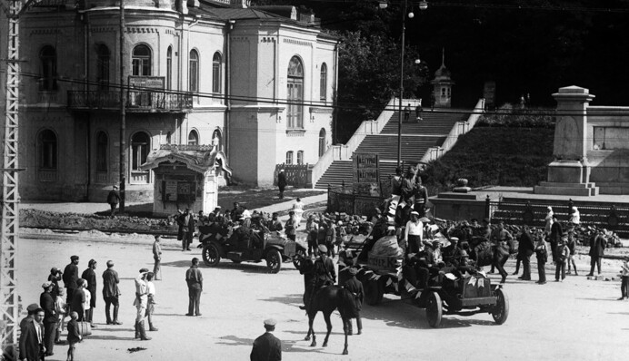 Модні і елегантні: як виглядали киянки на початку ХХ-го століття. Фото