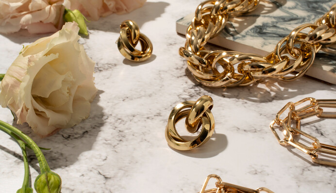 Ідеальний блиск: як очистити золото вдома