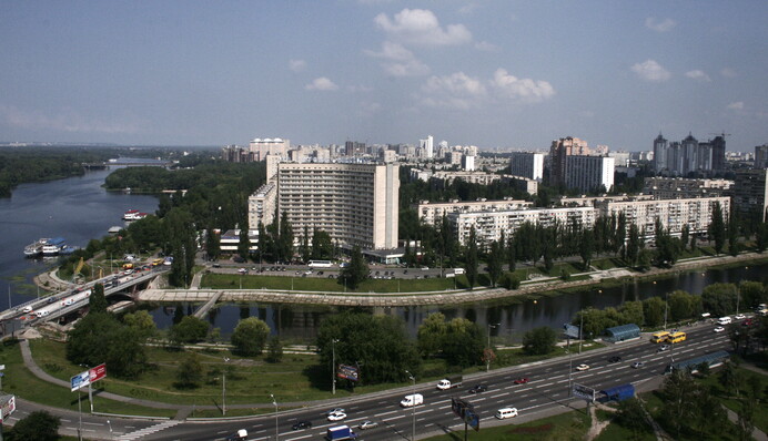 Хмарочоси 60-тих років: як виглядала столична Русанівка в минулому столітті