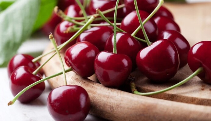 Полезное наслаждение: диетолог рассказал, почему стоит есть вишни и черешни в сезон