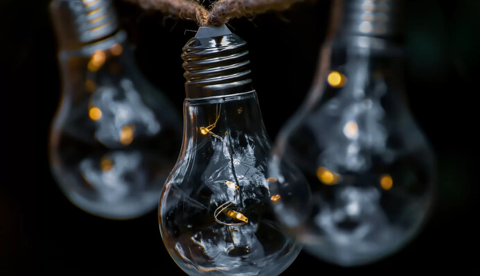 В Украине уменьшили время отключения света: график на 12 июня