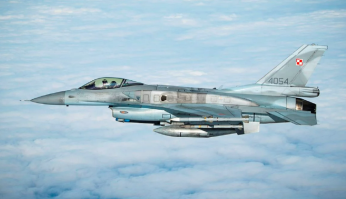 Польща підіймала в небо авіацію через масовану атаку РФ в Україні