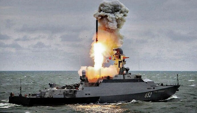 Загроза ударів: скільки кораблів зараз знаходяться у Чорному, Азовському та Середземному морях