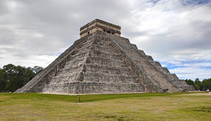 Кровавые ритуалы мая: в Мексике в подземной цистерне нашли принесенных в жертву мальчиков